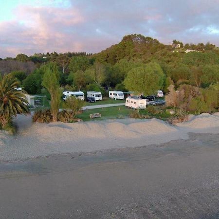 Golden Bay Holiday Park Onekaka Esterno foto